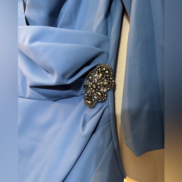 Alex Evening’s Slimming Short Sheath 3/4 Sleeve Cocktail Dress. - Picture 4 of 7